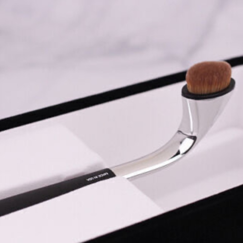 🌙♣️Artis Fluenta Oval 4 Brush